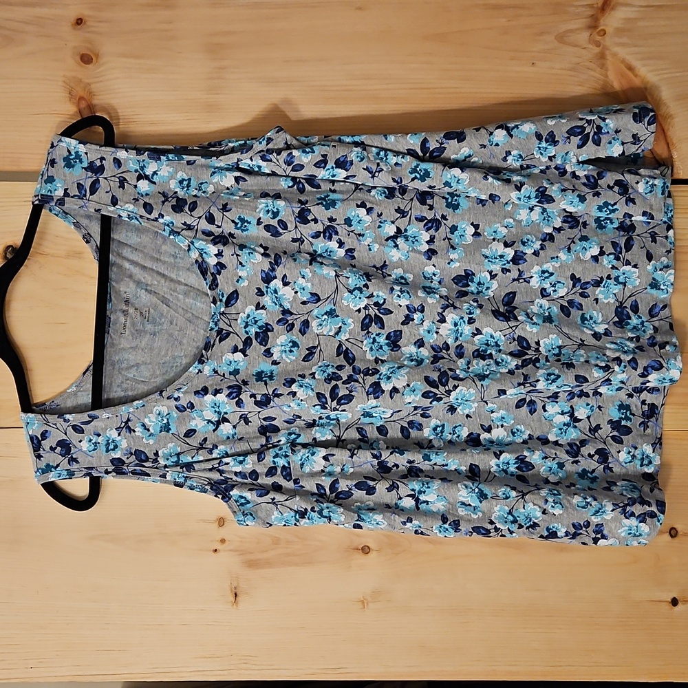 Woman Within 26/28 Floral Sleeveless Top - Light Blue and Gray NWOT